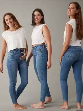 American Eagle Next Level Stretch Whitewash Jeans Size 4